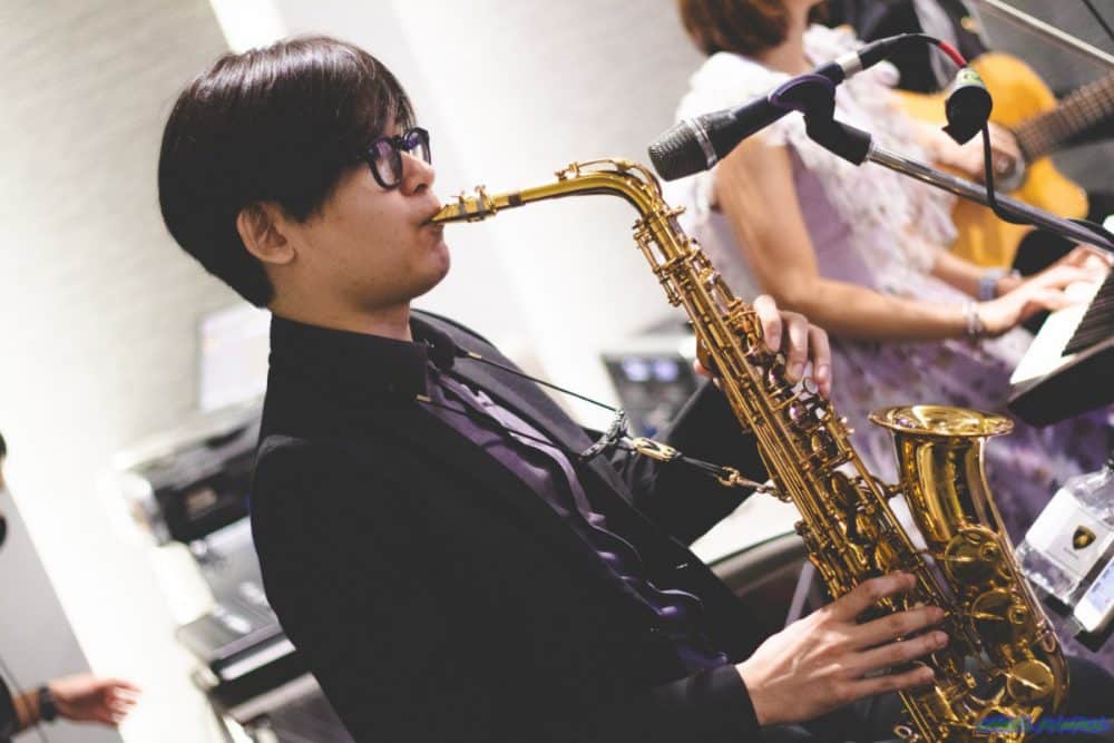มือ Sax